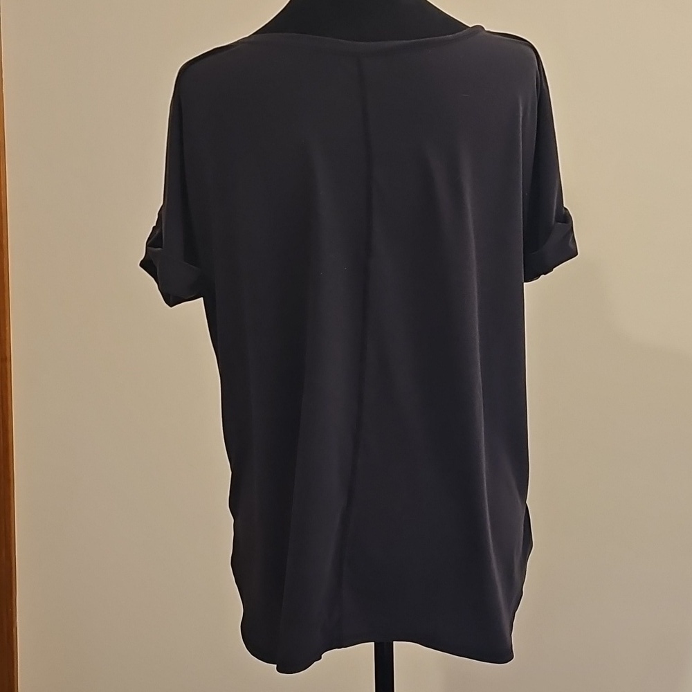 GAPfit Breathe Graphite Black Cuffed Tunic Top - Picture 2 of 7